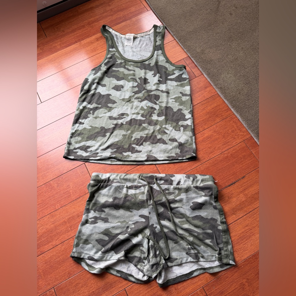Camouflage LUCKY BRAND  Tank Top and Shorts Set- SMALL - Picture 3 of 6